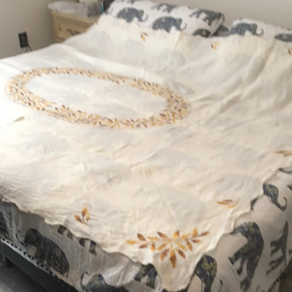VINTAGE APPROX 82 x 64  EMBROIDERED WHEAT PATTERN LINEN TABLECLOTH